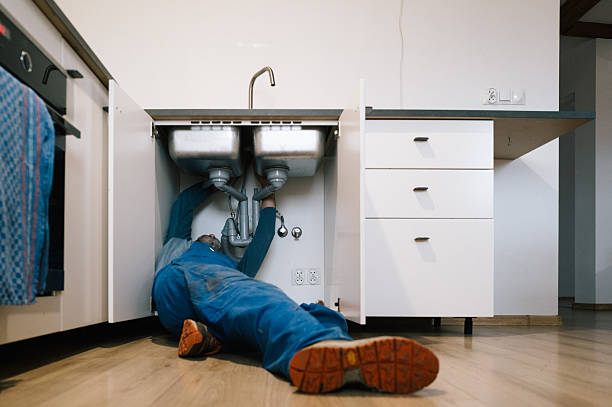 Professional Drain Cleaning technician working in Des Moines, WA
